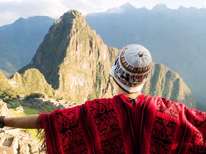 GSAI-essential-peru-machu-picchu-traveller-sunrise