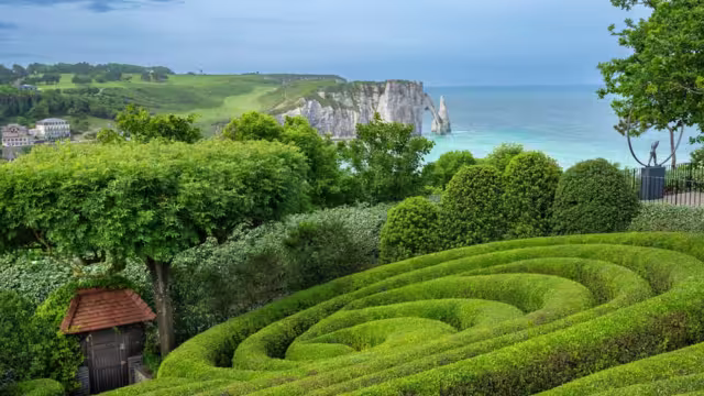 Green spira; design at Etretat Garden, France