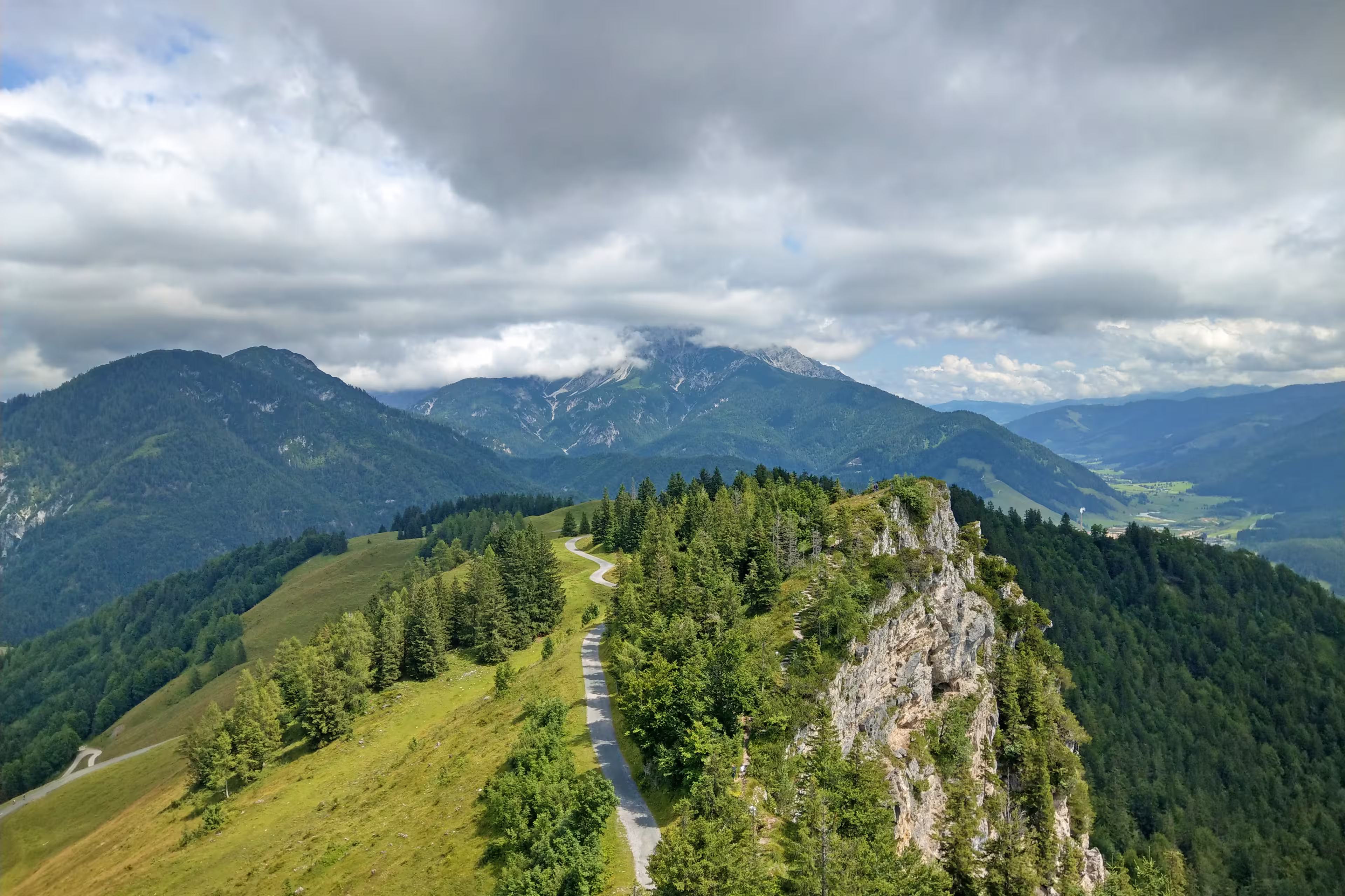 Kitzbühel Buchensteinwand Panorama mit Jakobskreuz