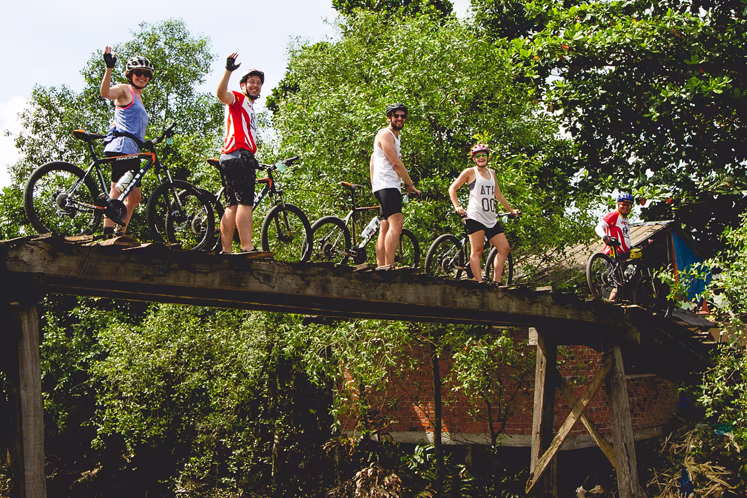bridge_cyclists_pax_banner