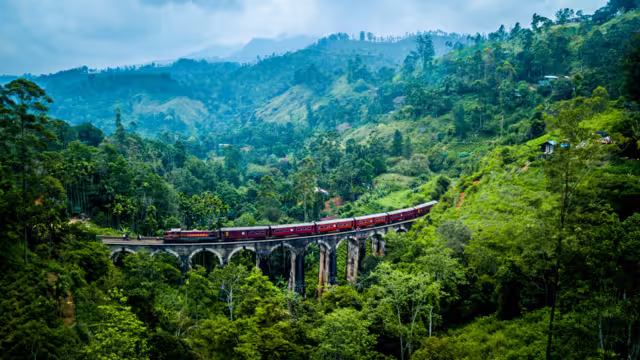 Nine Arches Bridge from above, Sri Lanka