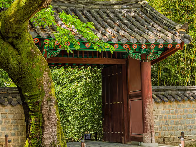 A gate in the Jeonju Hanok village, Jeonju, Korea