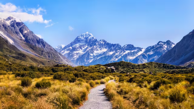 Hooker valley walking track to Mt Cook on South Island of new Zealand.
