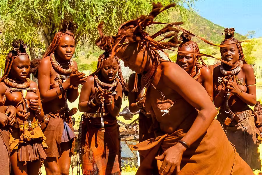 Tanz der Himba-Frauen