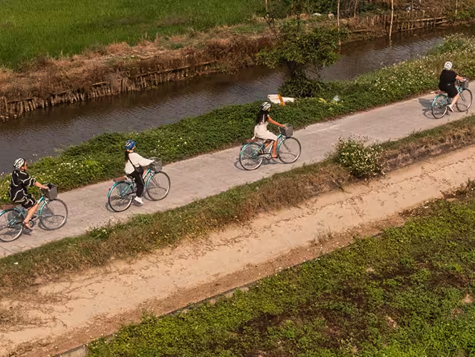 Intrepid Travel Vietnam Hoi-An cycle