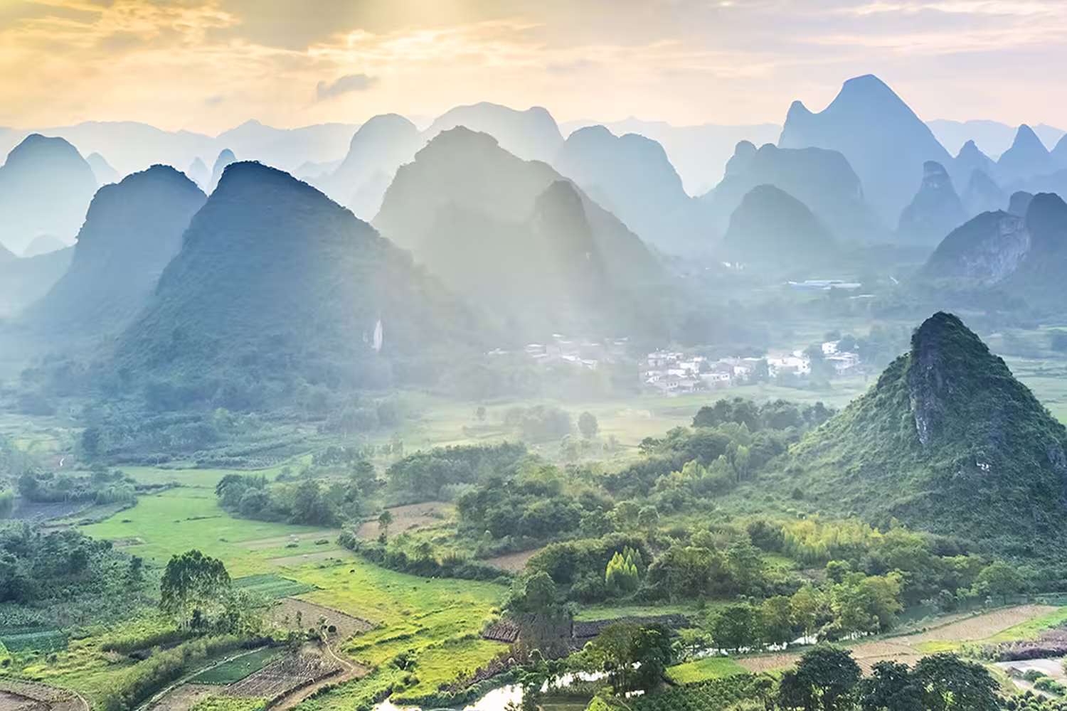 China_Yangshuo_Aerial-view