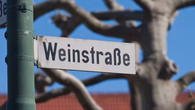 Weinstraße Schild