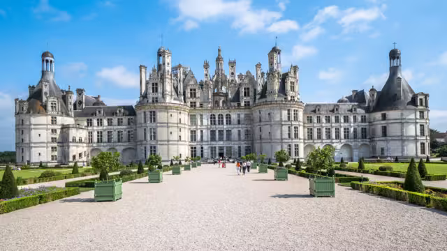 Famous medieval castle Ch창teau de Chambord, France