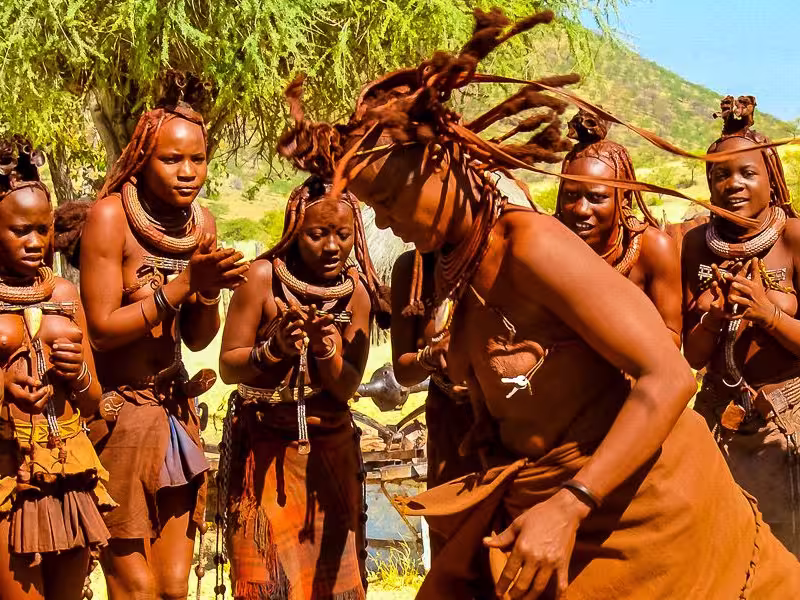 Tanz der Himba-Frauen