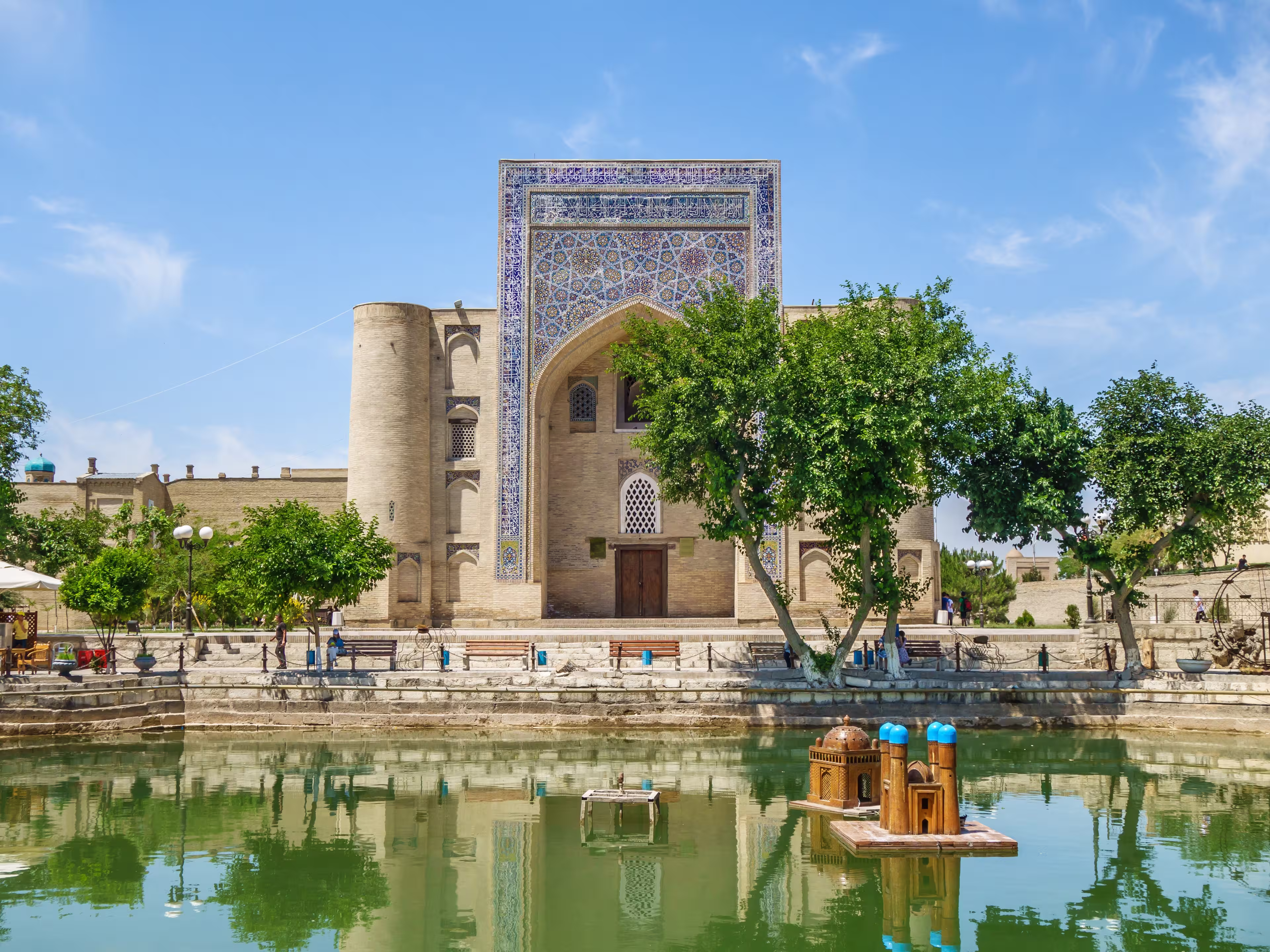 Gebäude aus dem 16-17 Jahrhunderten im Zentrum von Bukhara