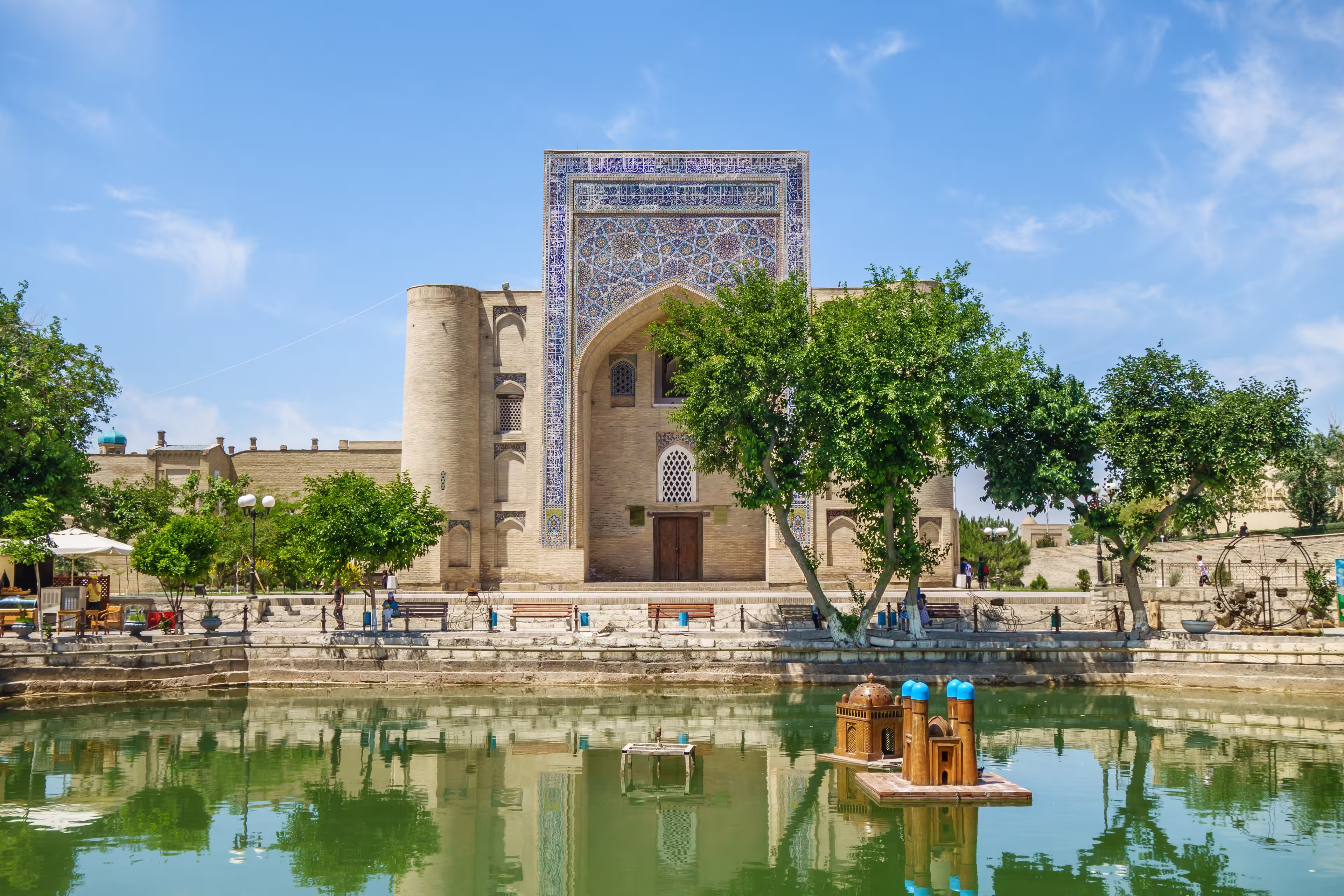 Gebäude aus dem 16-17 Jahrhunderten im Zentrum von Bukhara