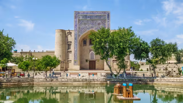 Gebäude aus dem 16-17 Jahrhunderten im Zentrum von Bukhara