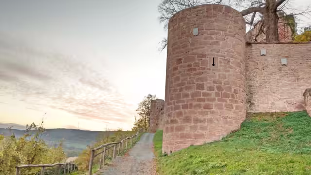 Burgmauer im Spessart