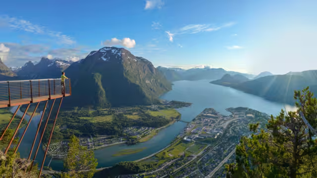 Romsdalseggen, Rampestreken viewpoint, Panorama view of norwegian mountains and Romsdalsfjord, Åndalsnes, Norway