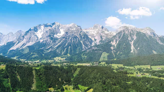 Blick auf Ramsau und Dachstein