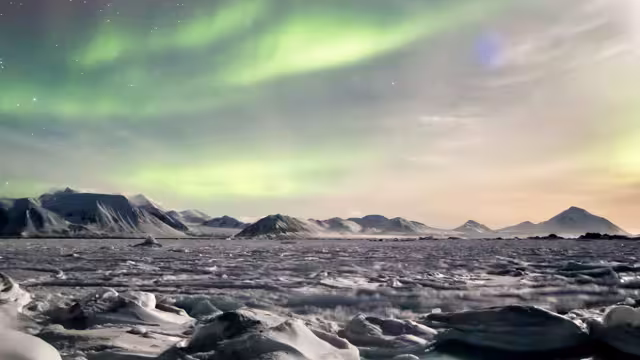 Iceland Northern Lights Snow