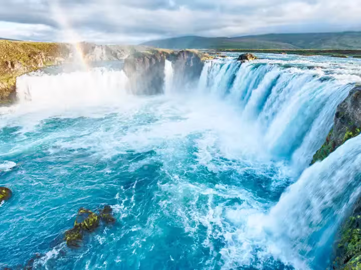 Godafoss is a very beautiful Icelandic waterfall. It is located on the North of the island not far from the lake Myvatn and the Ring Road.