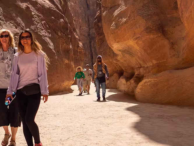 XEPDC - Group tour around Petra led by a local leader