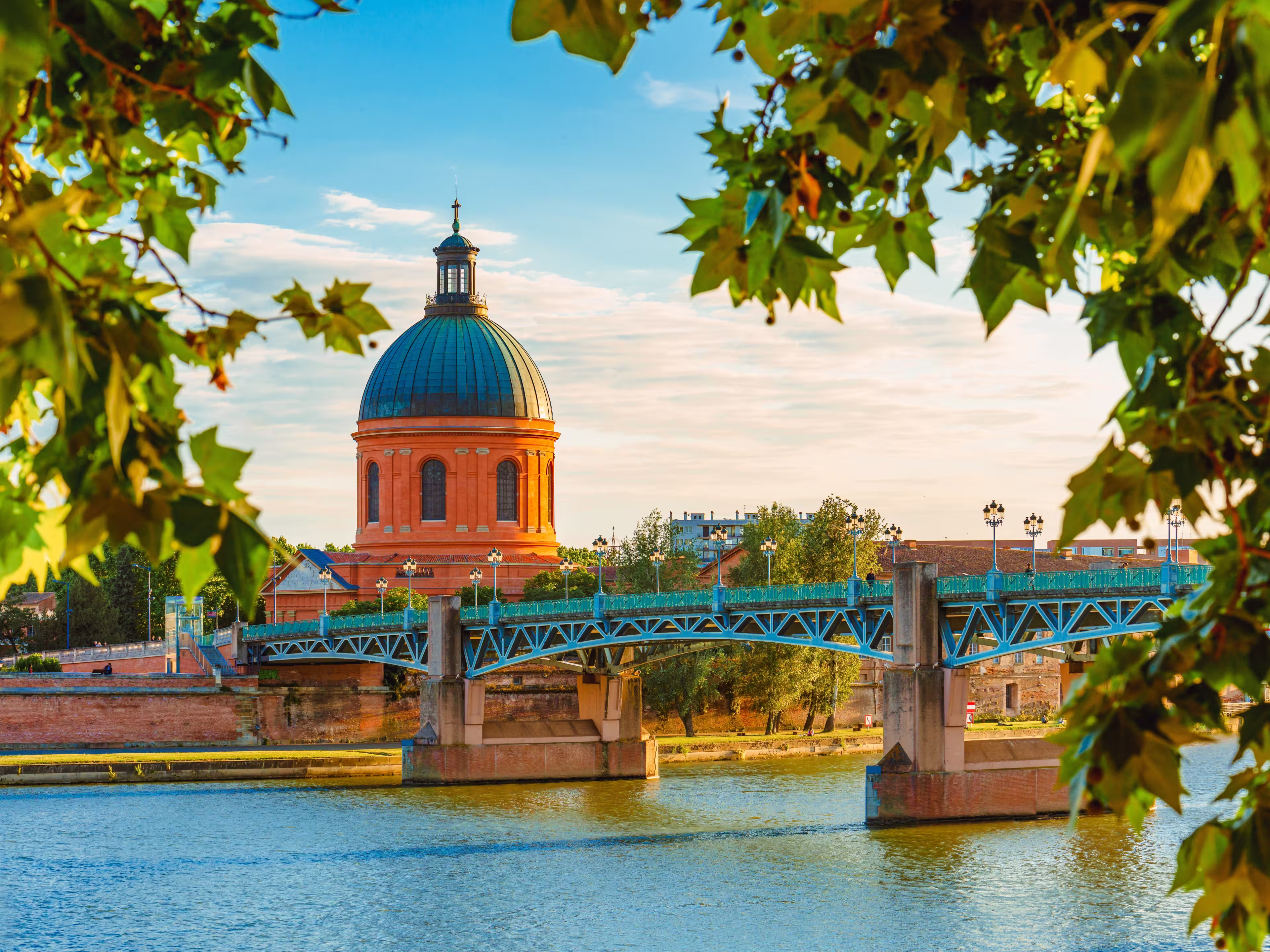 Blick auf Toulouse und den Fluss Garonne