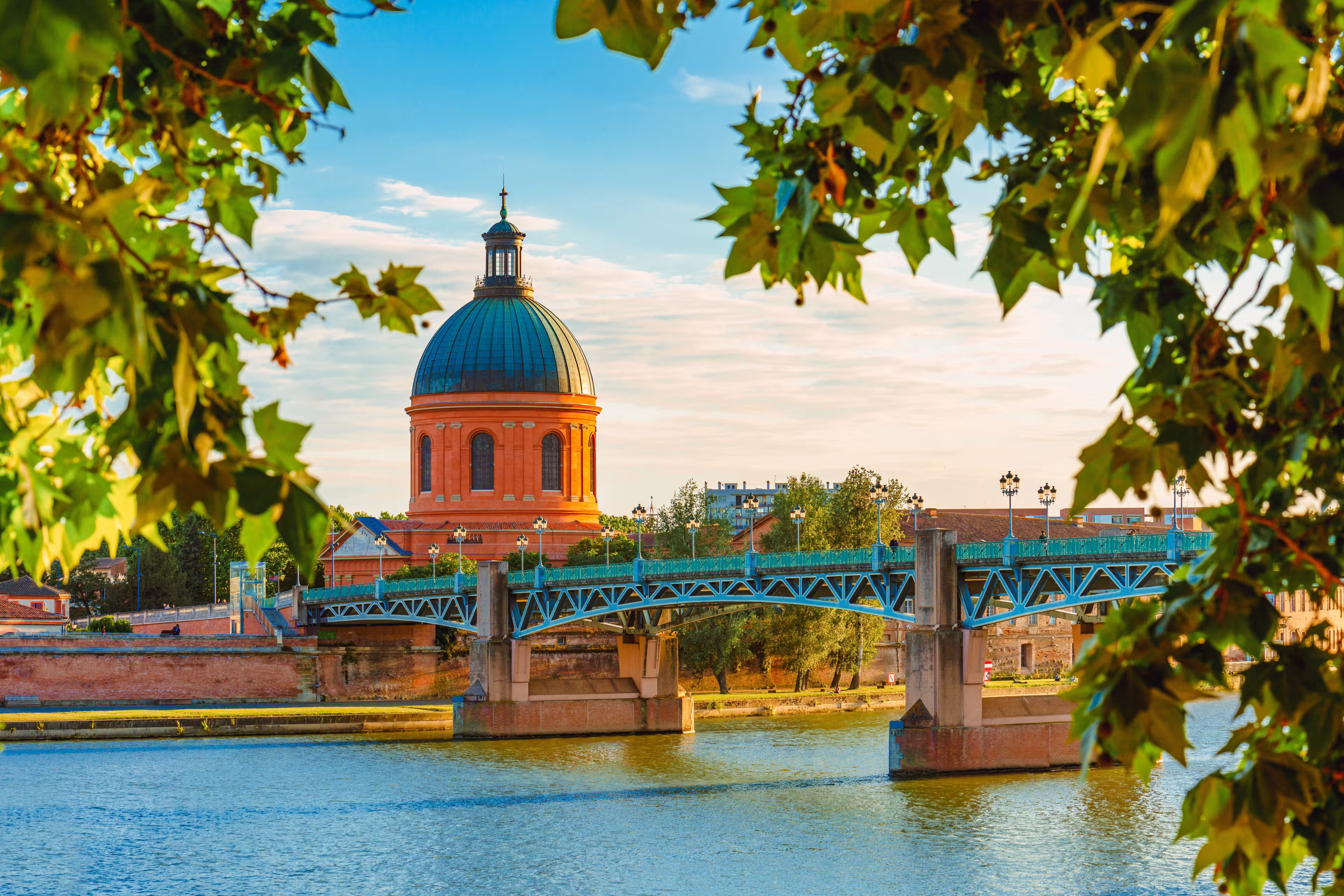 Blick auf Toulouse und den Fluss Garonne