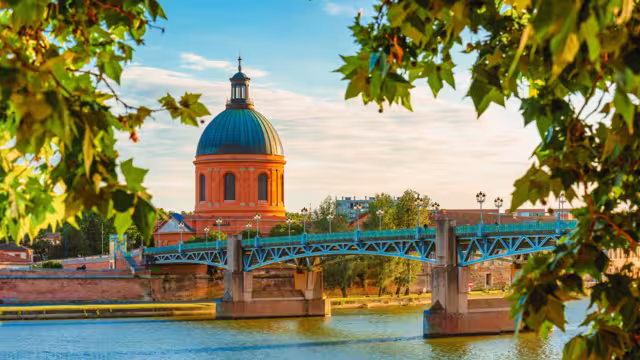 Blick auf Toulouse und den Fluss Garonne