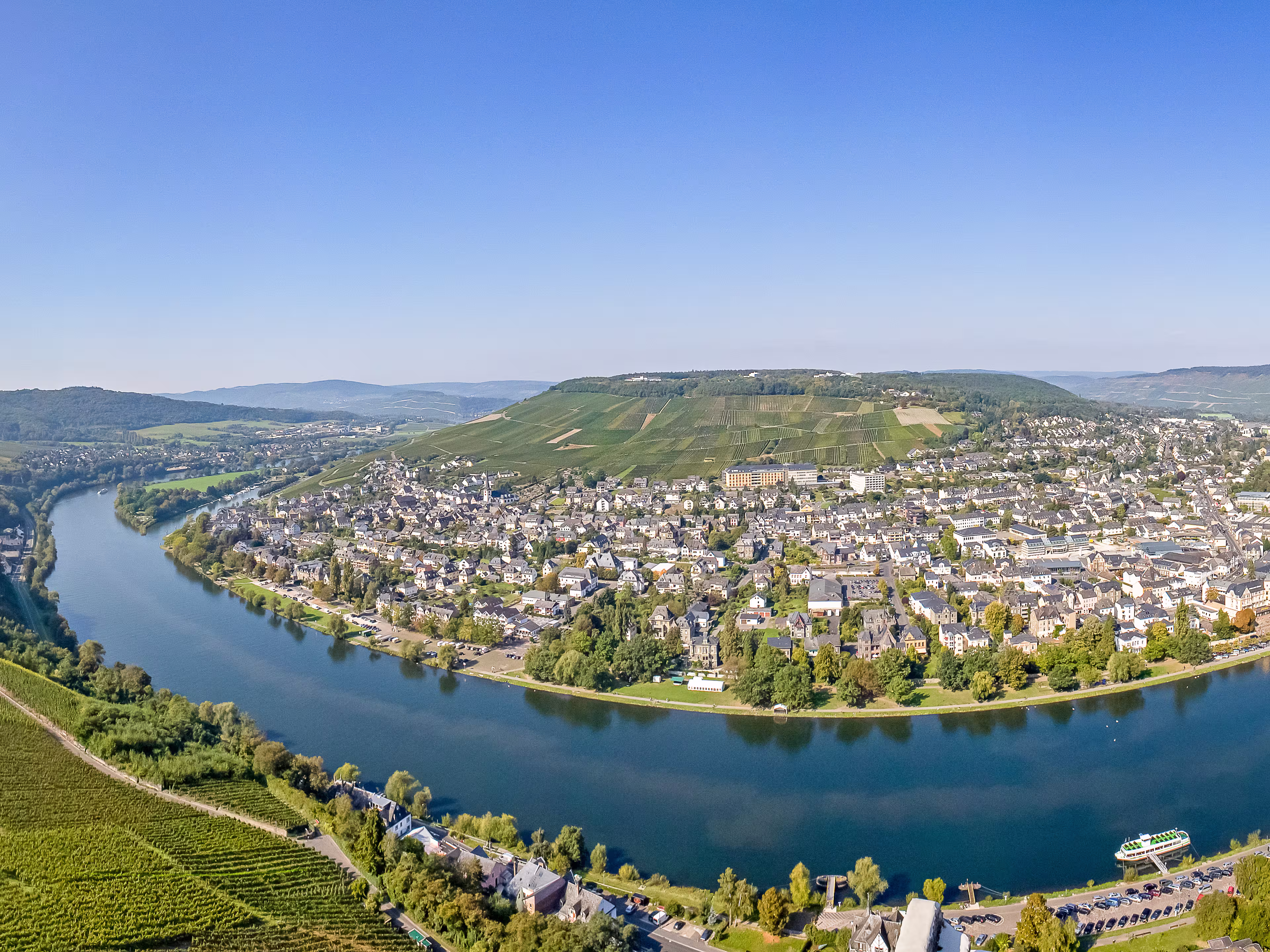 Panoramablick auf die Mosel und Traben-Trarbach