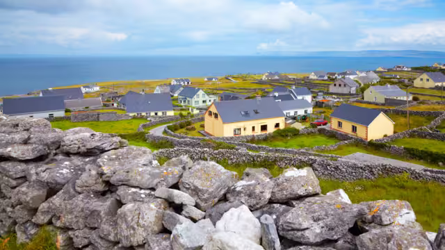 Panoramalandschaft von Inisheer Island, Teil von Aran Islands, Irland.