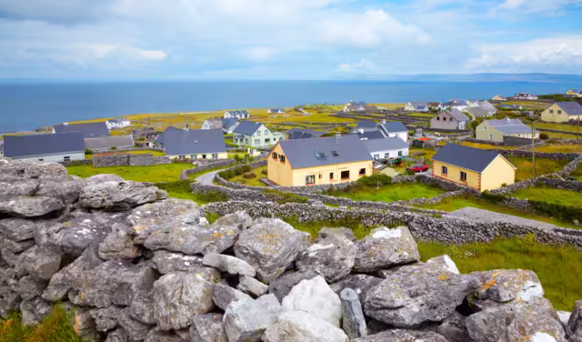 Panoramalandschaft von Inisheer Island, Teil von Aran Islands, Irland.