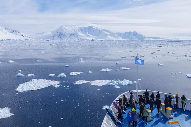 Antarctic Peninsula: An Immersive Odyssey (Ocean Nova) - 1