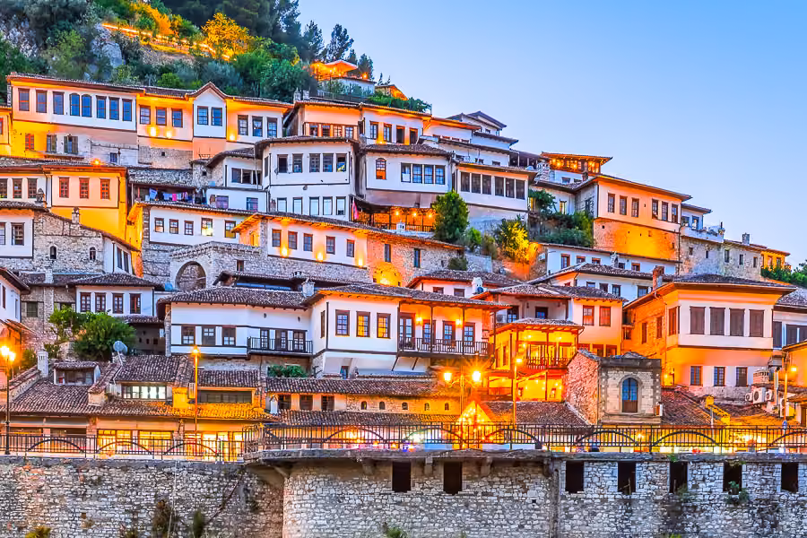 Berat in der Abenddaemmerung