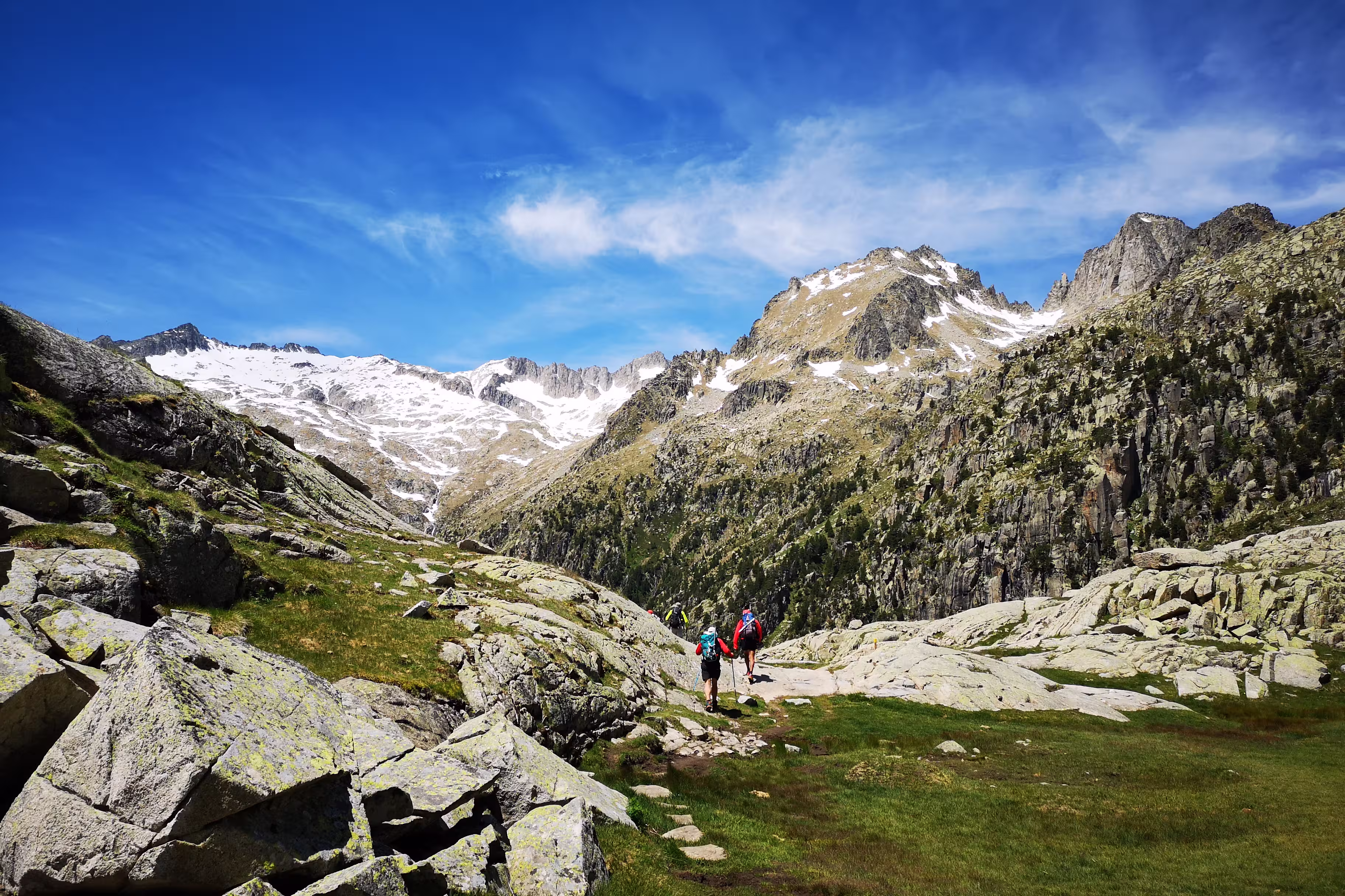 Wanderer bei Estany Travessani