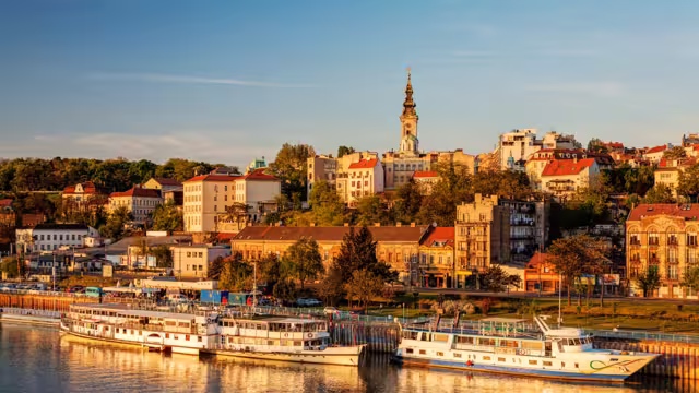 Panorama von Belgrad mit Fluss
