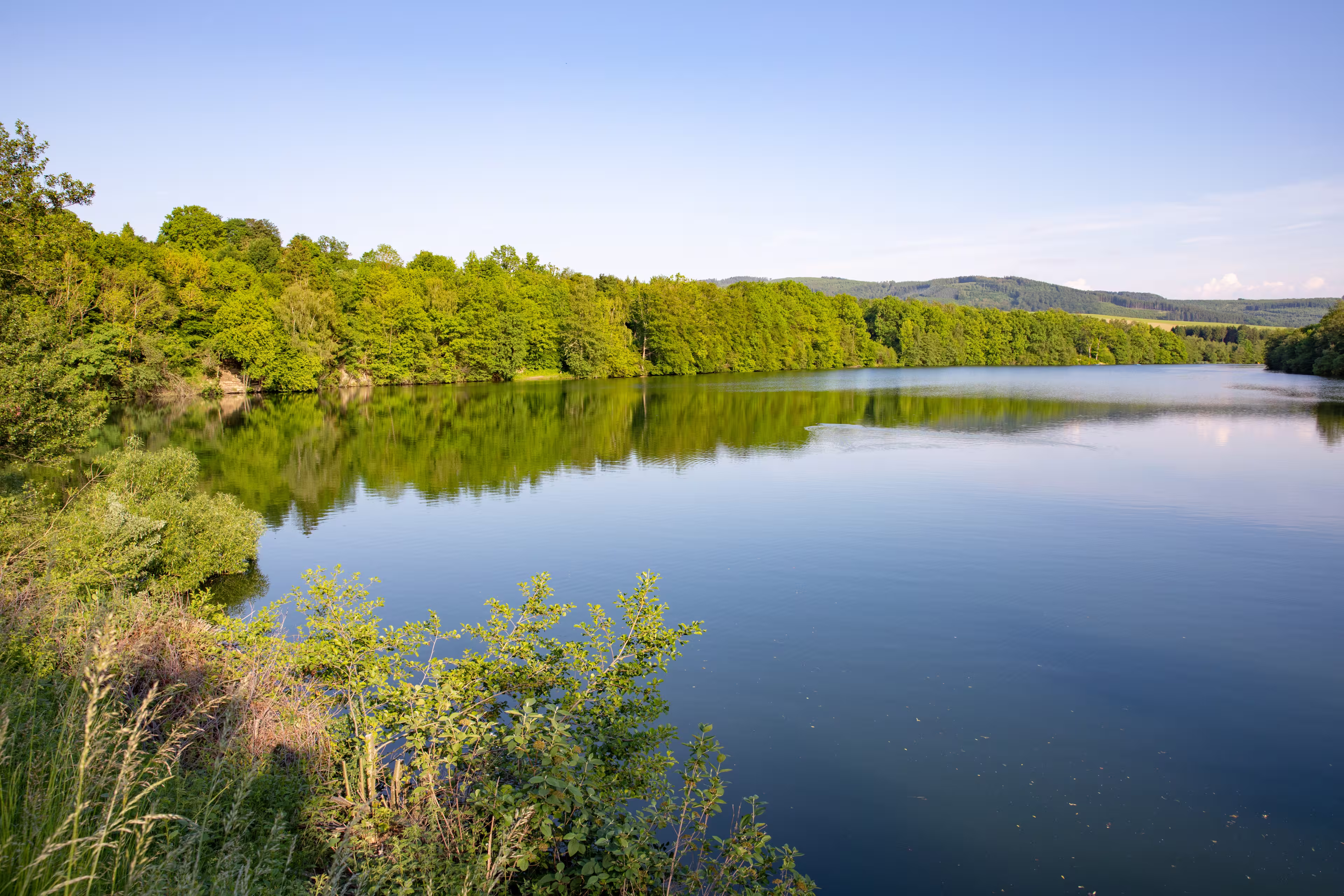Blick auf den Hennesee im Sauerland
