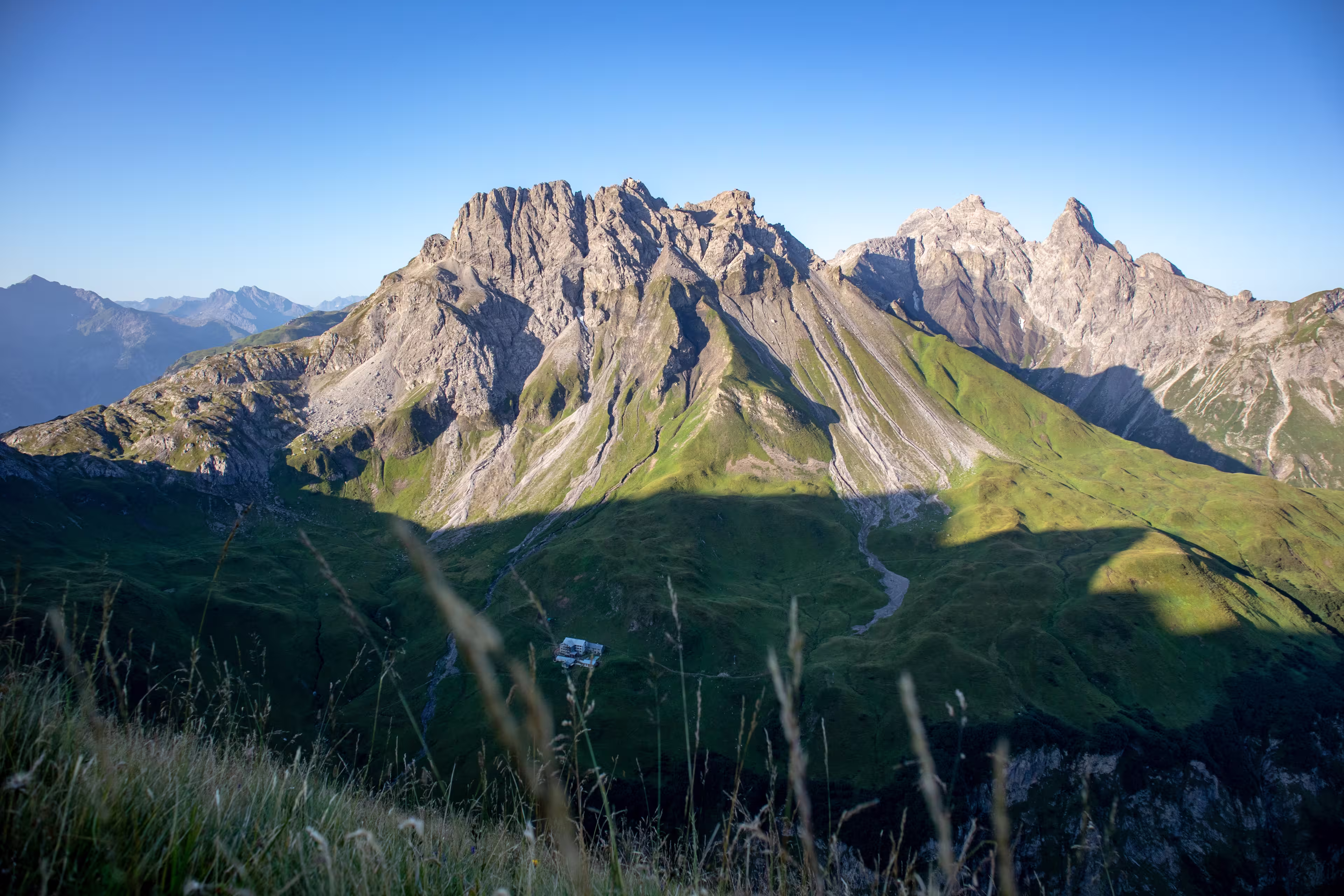 Summer mood in the Allgäu Alps with view to the Kemptner Hütte (hut)