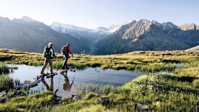 Wanderszene bei der Olpererhütte, Zillertaler Alpen, Tirol, Österreich.