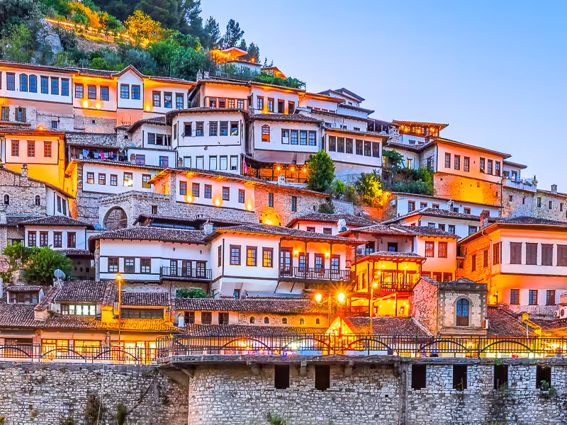 Berat in der Abenddaemmerung