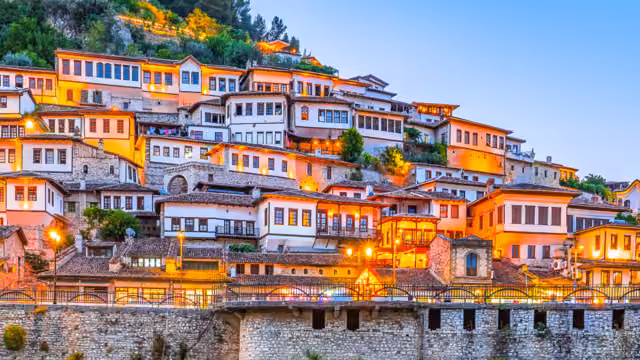 Berat in der Abenddaemmerung