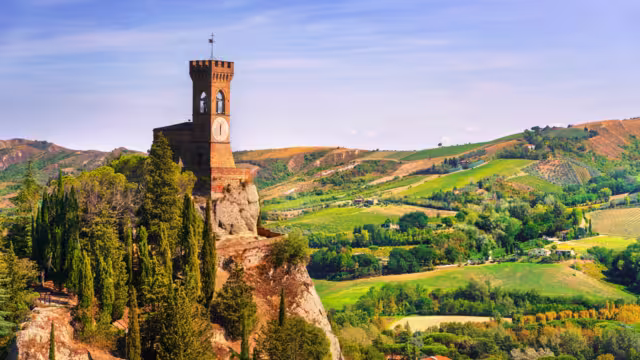 Historischer Uhrturm in Brisighella