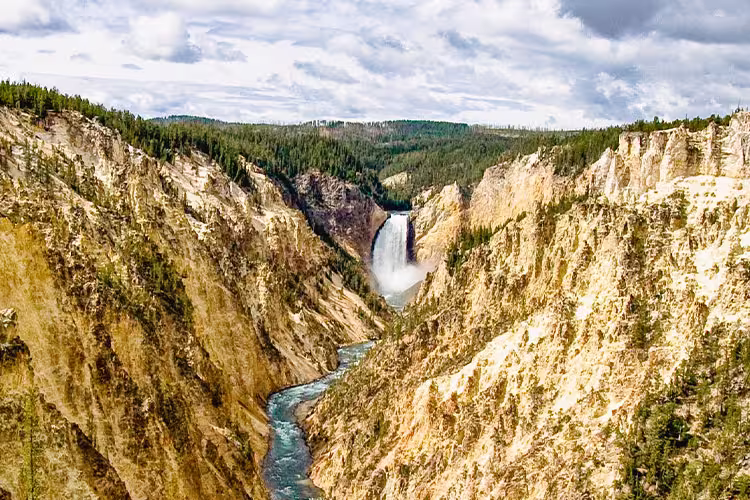 Lower Falls in Yellowstone NP, Wyoming, USA