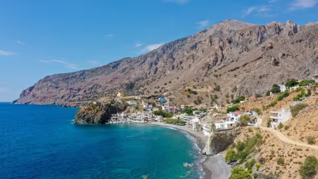 Tris Ekklisies, Kreta