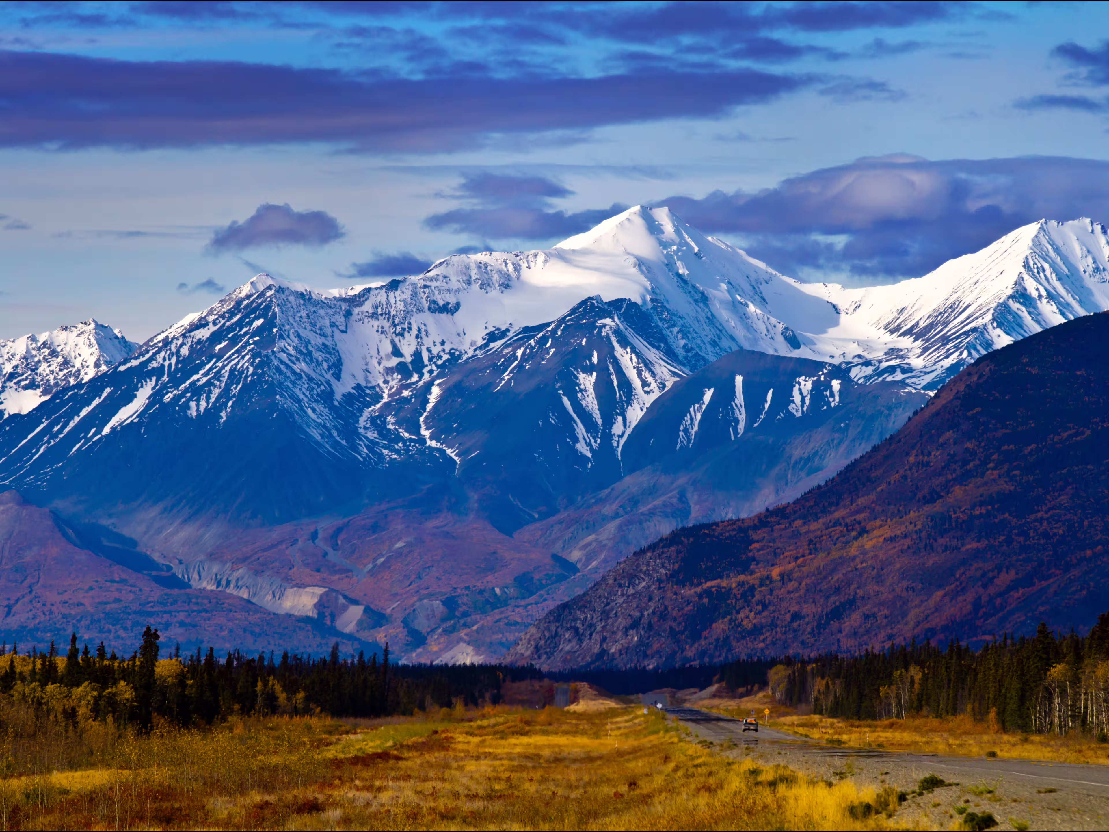Scenic view on the drive from Whitehorse to Haines Junction, Yukon Territories, Canada.