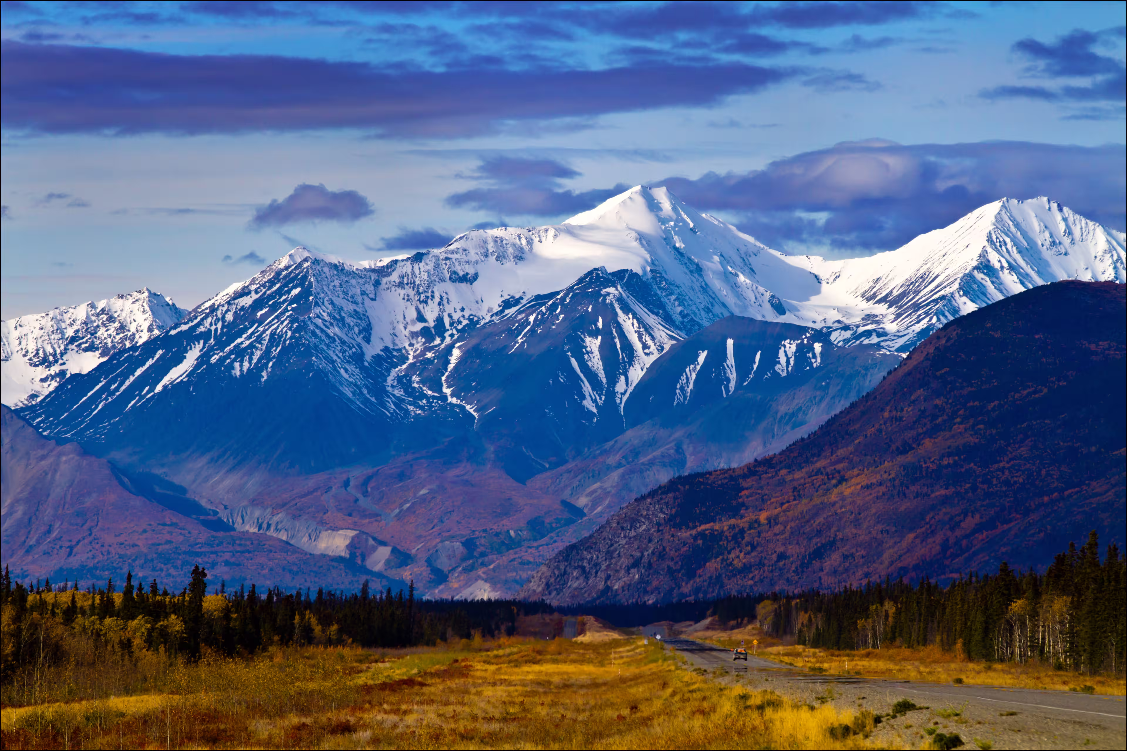 Scenic view on the drive from Whitehorse to Haines Junction, Yukon Territories, Canada.