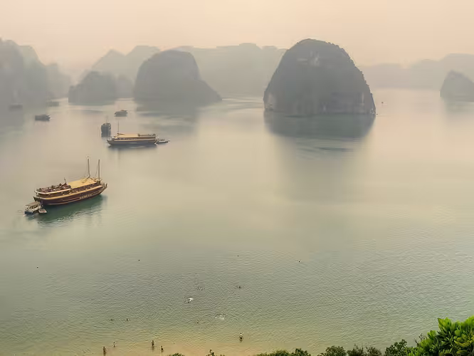 vietnam halong bay panorama islands boats