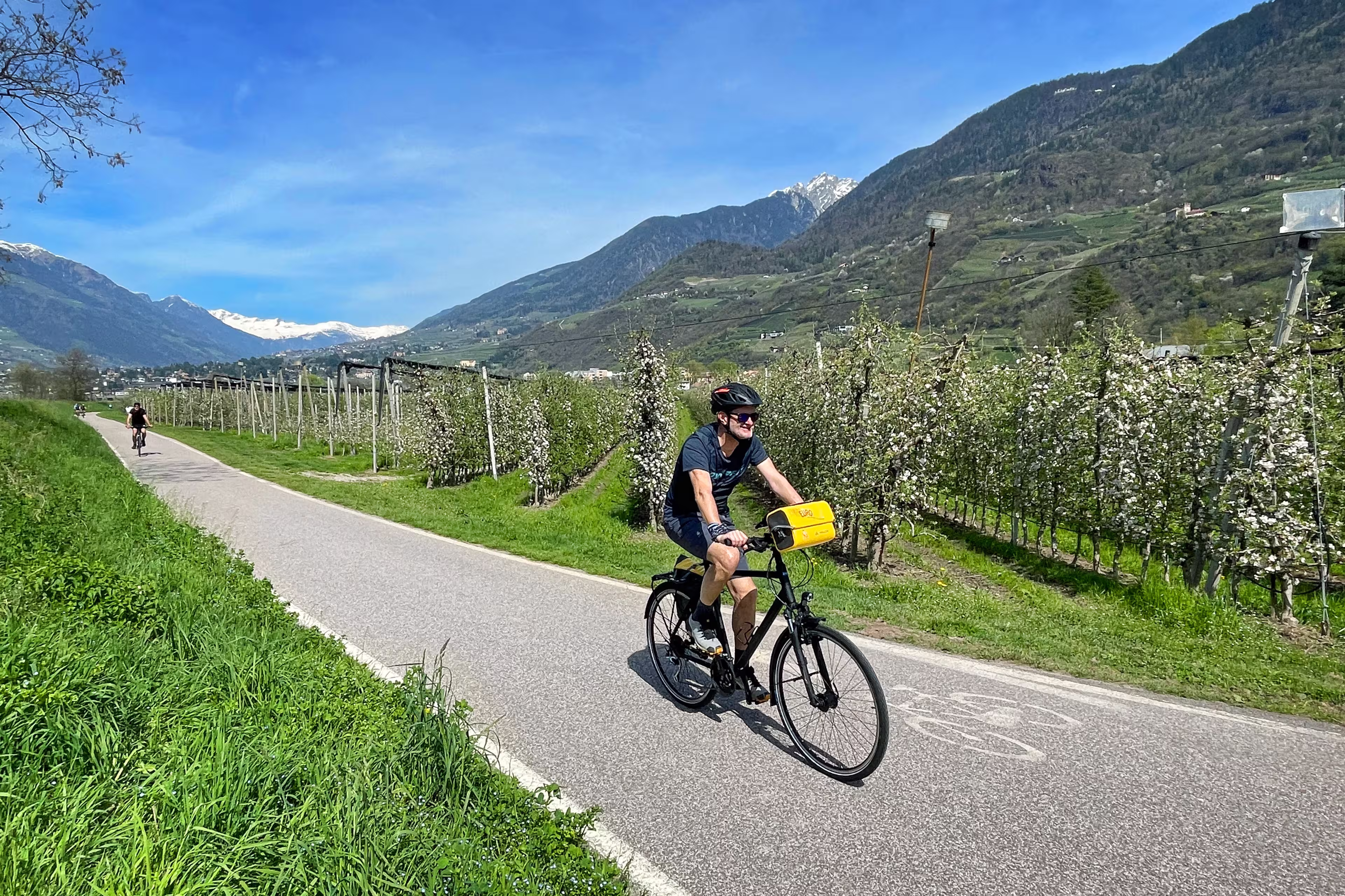 Innsbruck - Gardasee Obst und Wein am Etsch-Radweg