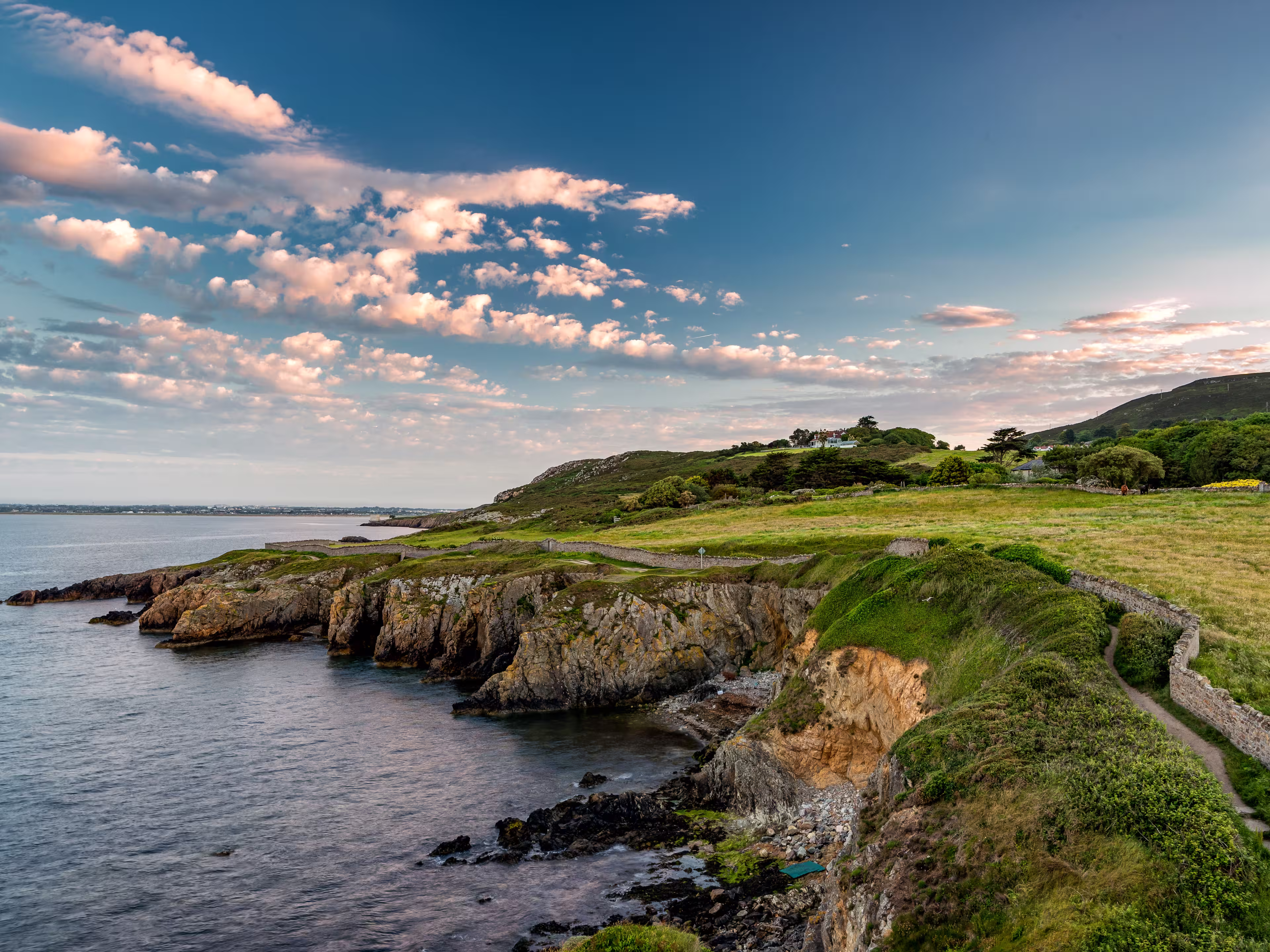 Howth head cliff walk , Dublin, Ireland