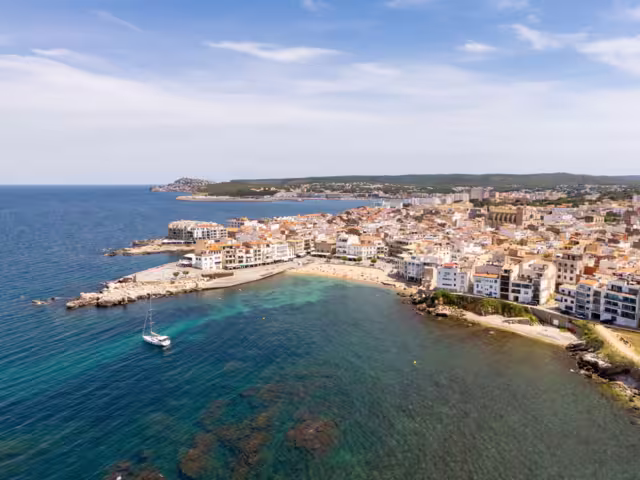 L'escala village showing beach, mediterranean sea, and coastline in catalonia