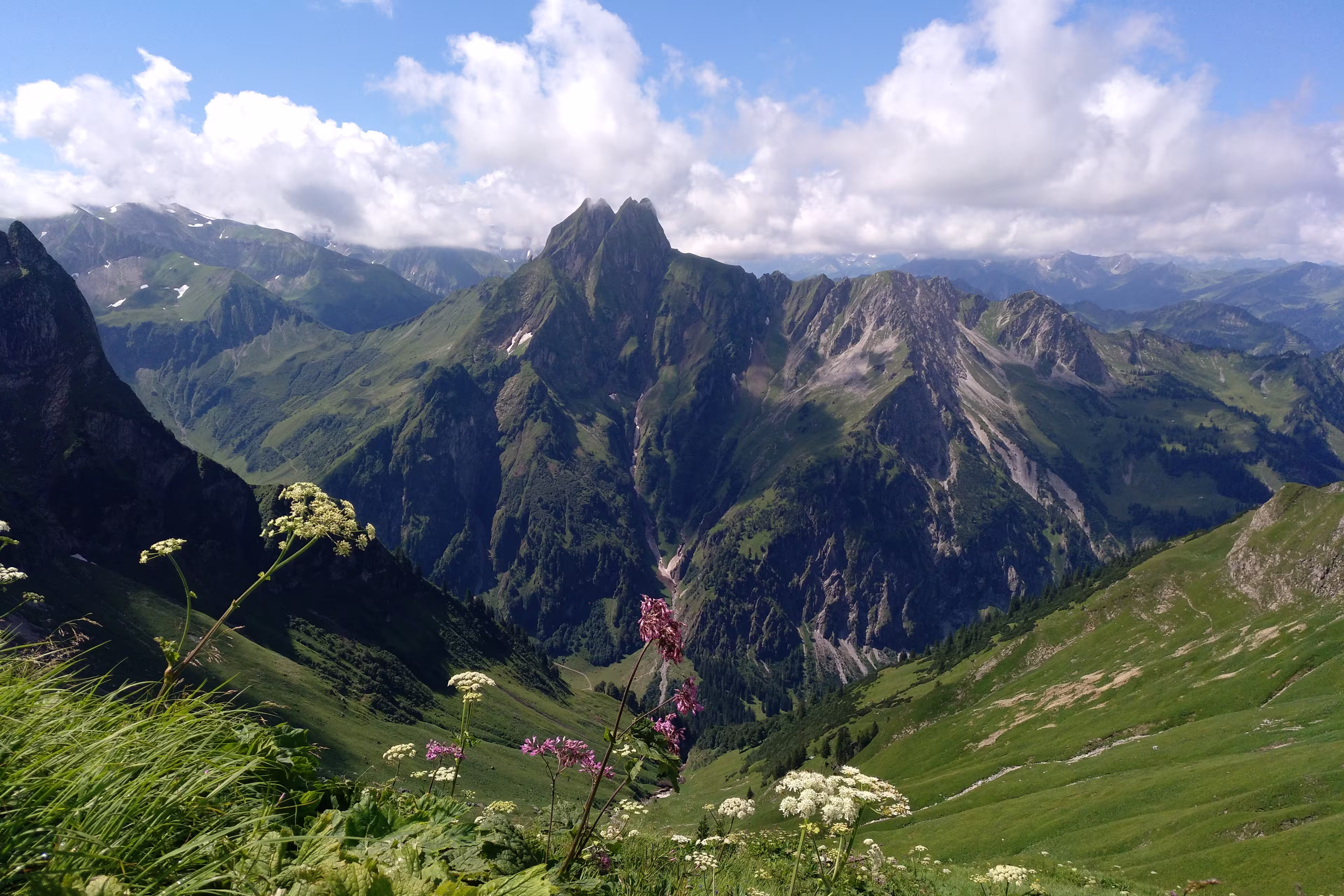 Germany, Bavaria, Allgaeu Alps - hiking through the allgäu alps
