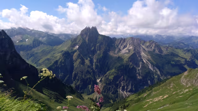 Germany, Bavaria, Allgaeu Alps - hiking through the allgÃ¤u alps